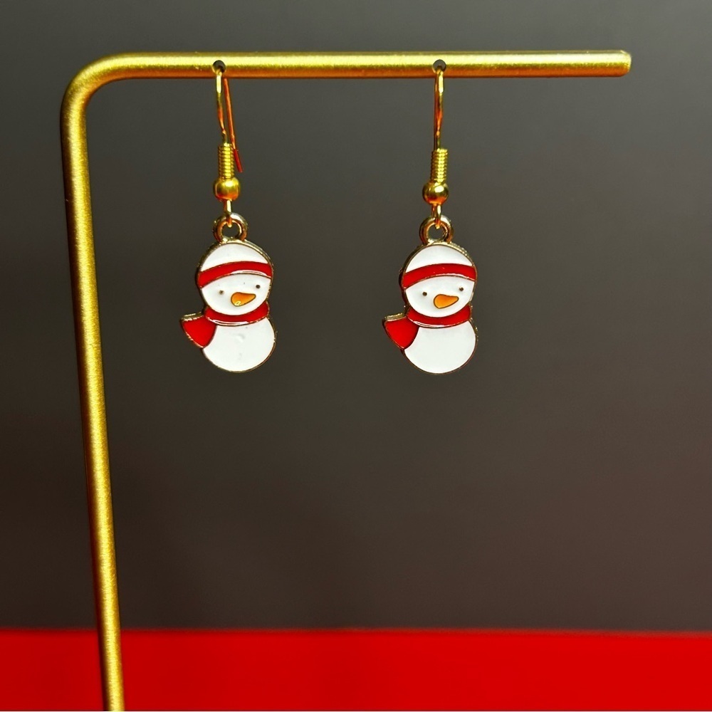 Festive Holiday Theme Christmas Snowman Earrings